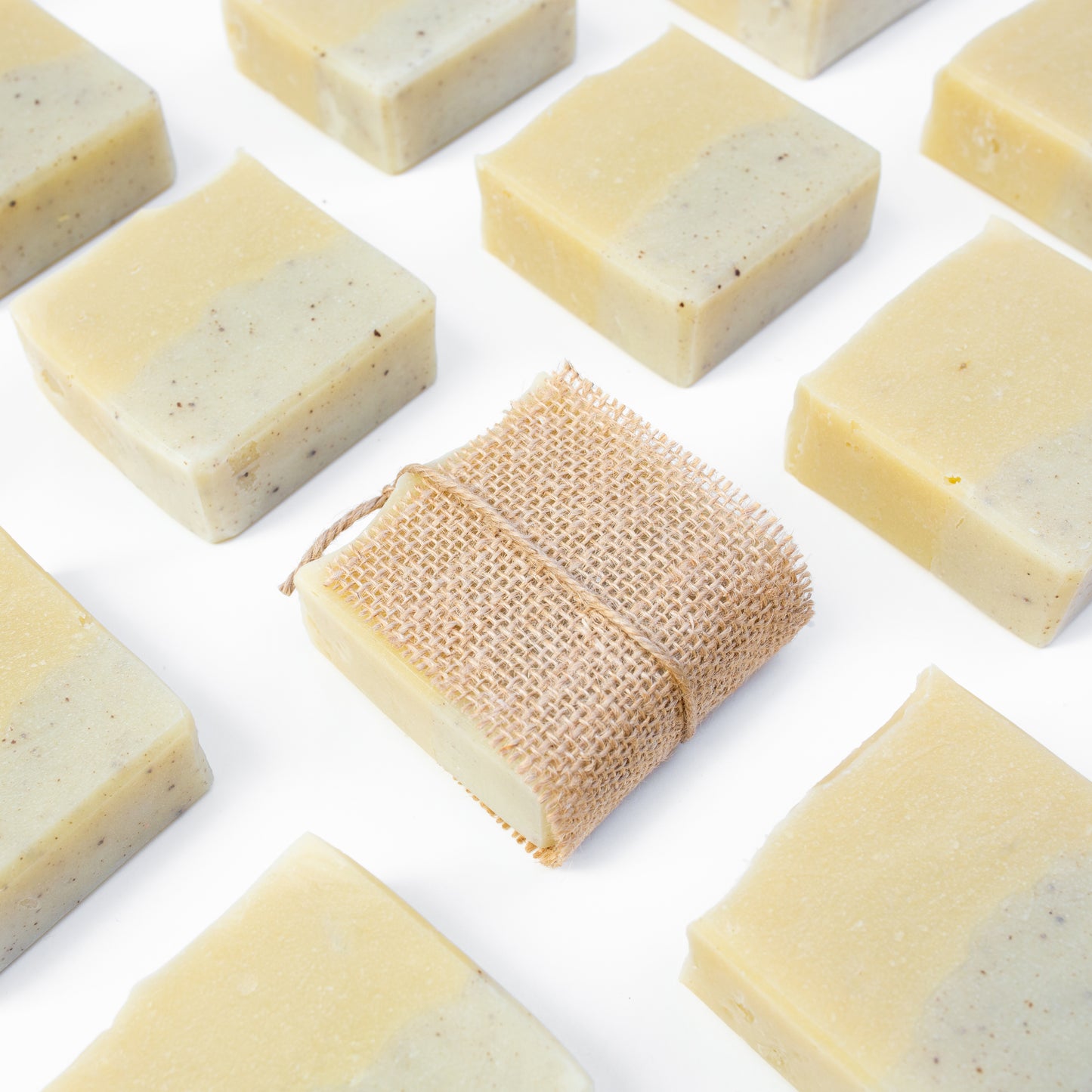 Savon doux - à l’ARGILE JAUNE - sans parfum - 125gr